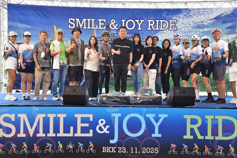 นักปั่น Brompton เช็กอินรอบเกาะรัตนโกสินทร์ดันกรุงเทพฯ