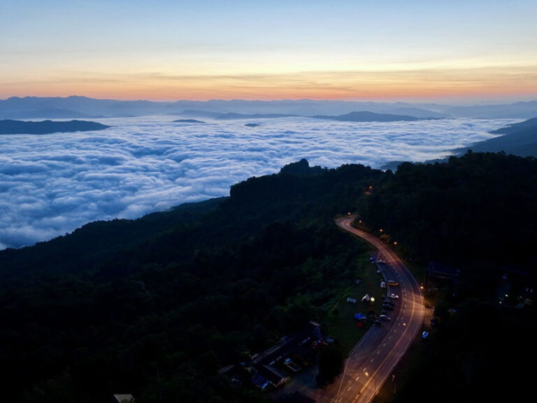 ‘ดอยเสมอดาว’ …จุดพักรถเล็ก ๆ บนทางหลวง